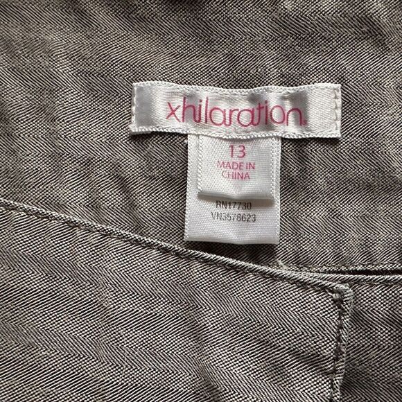 Xhilaration Pleated Cuffed Bermuda Shorts Striped Pockets Gray Junior 13 - Picture 5 of 5